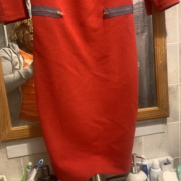 Coffee and magazine dress - Picture 4 of 11